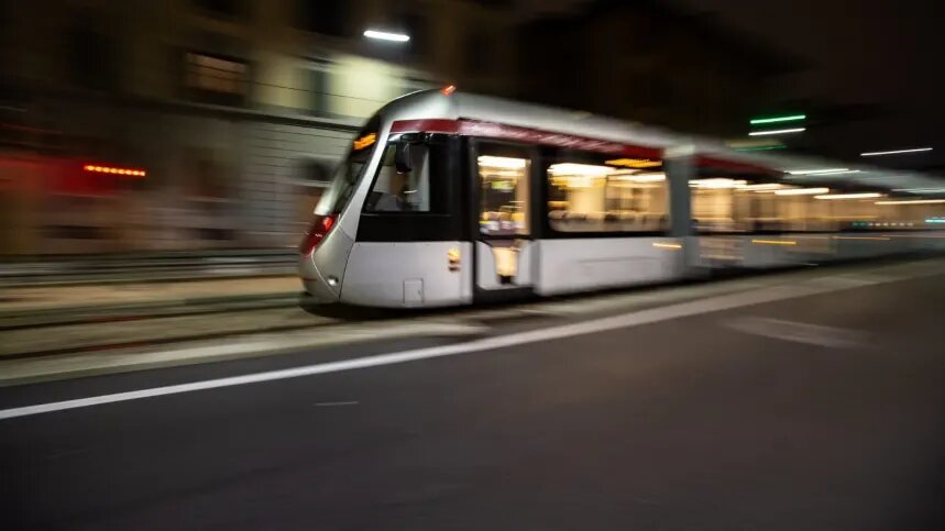 Hitachi Rail successfully tests first battery-powered tram